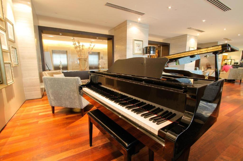 Grandis Hotels And Resorts Kota Kinabalu Exterior foto
